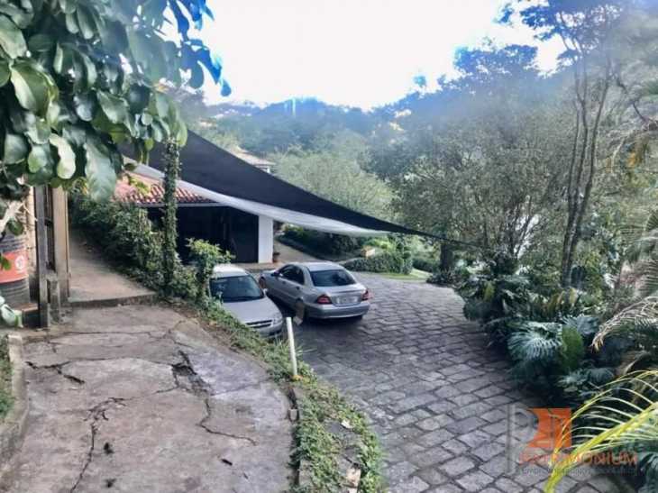 Casa à venda em Samambaia, Petrópolis - RJ