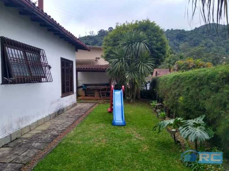 Casa para Alugar  à venda em Mosela, Petrópolis - RJ