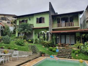 Casa à venda em Cascatinha, Petrópolis - RJ