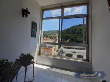 Apartamento à venda em Mosela, Petrópolis - RJ
