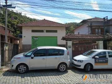Casa à venda em Carangola, Petrópolis - RJ
