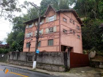 Apartamento para alugar em Mosela, Petrópolis - RJ