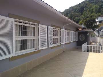 Casa à venda em Mosela, Petrópolis - RJ