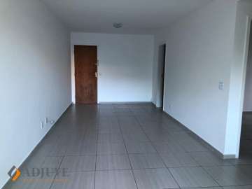 Apartamento à venda em Samambaia, Petrópolis - RJ