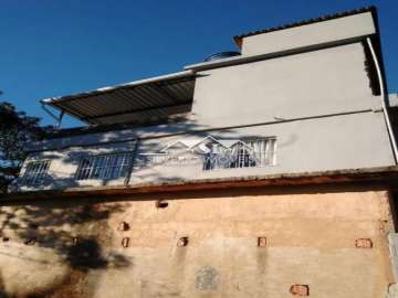 Casa à venda em Chácara Flora, Petrópolis - RJ