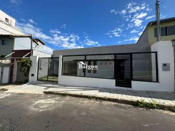 Casa à venda em Aeroporto, Juiz de Fora - MG