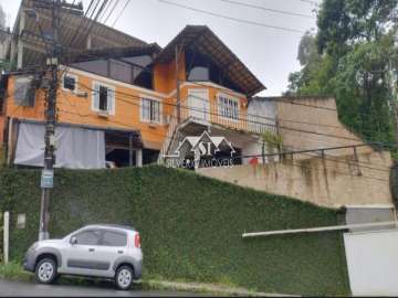 Casa à venda em Independência, Petrópolis - RJ