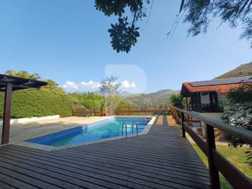 Casa à venda em Itaipava, Petrópolis - RJ