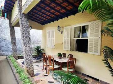 Casa à venda em Nogueira, Petrópolis - RJ