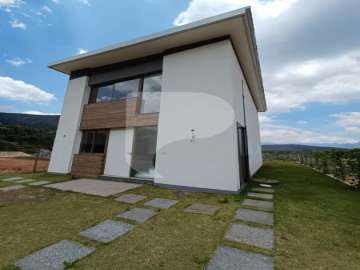 Casa à venda em Araras, Petrópolis - RJ