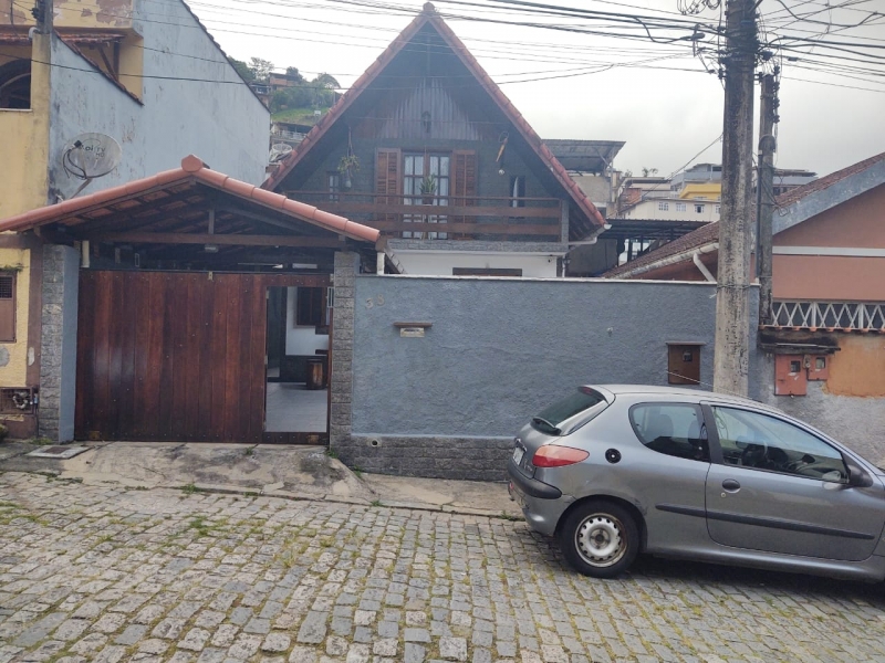 Casa à venda em Bairro Castrioto, Petrópolis - RJ - Foto 1
